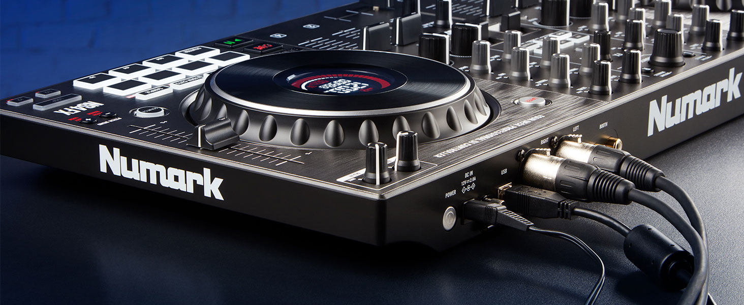 XLR and RCA outputs on DJ controller