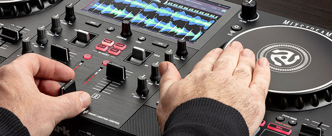 Scratching with Smart Scratch on the Mixstream Pro