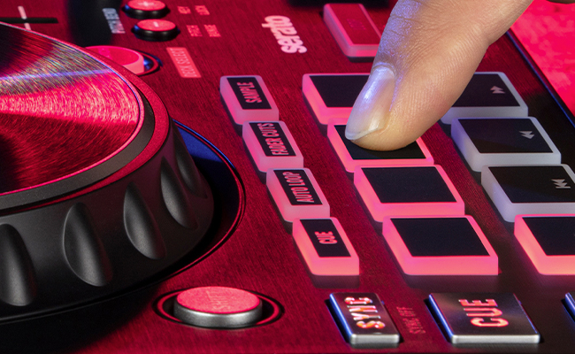 Controlador DJ Numark MIXTRACK PLATINUM FX - GOmusic Store