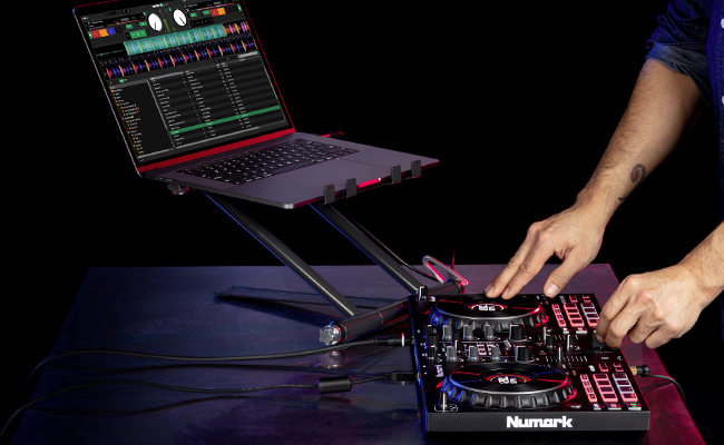 Controlador DJ Numark MIXTRACK PLATINUM FX - GOmusic Store