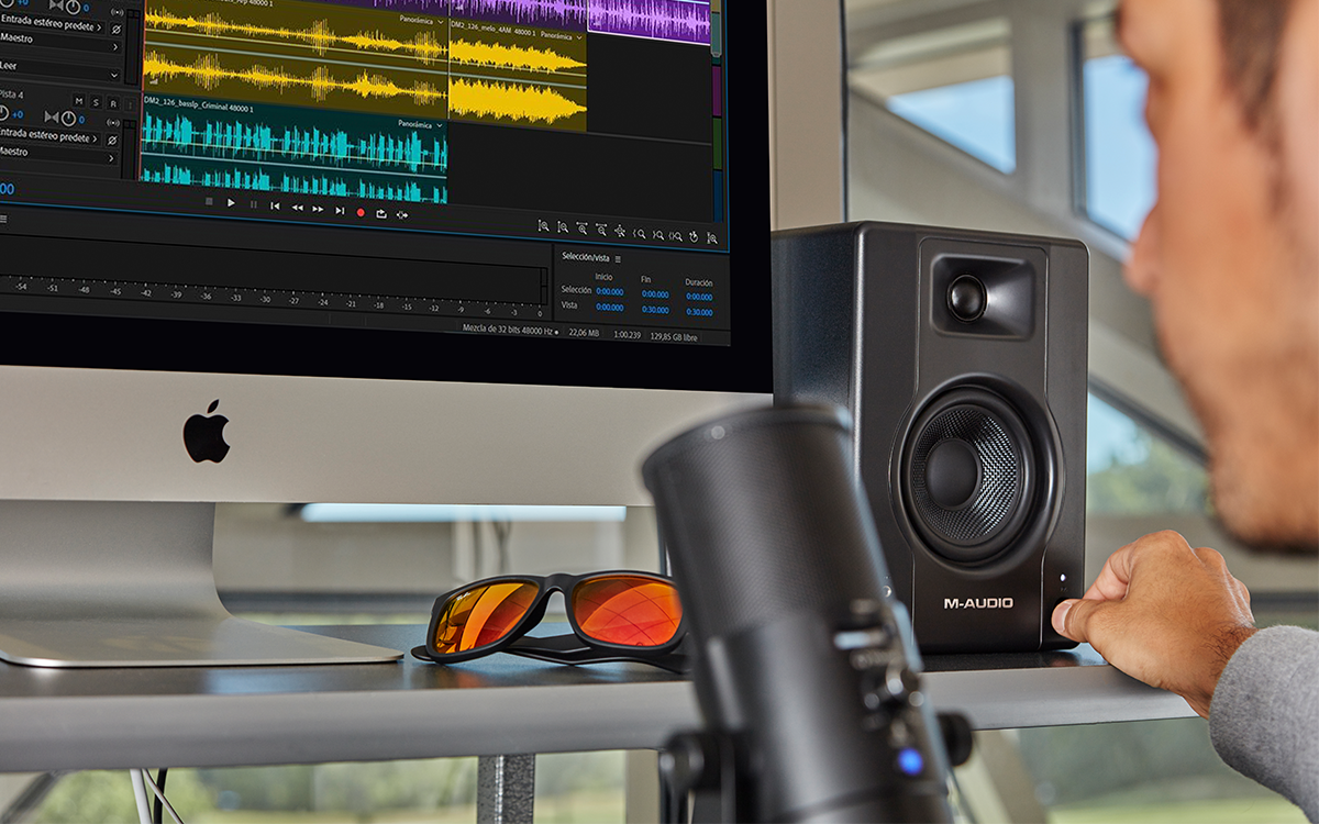 M-Audio Monitores de Estudio BX4 Par de Altavoces de Estudio con Auriculares de Estudio de diseño Cerrado para grabación y monitorización en Estudio Auriculares de Estudio HDH40 